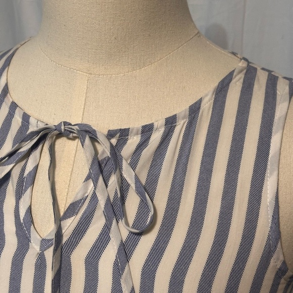 Hem And Thread SZ Small Blue And White Flowy Striped Top. Tie Front Accent. - Picture 2 of 7